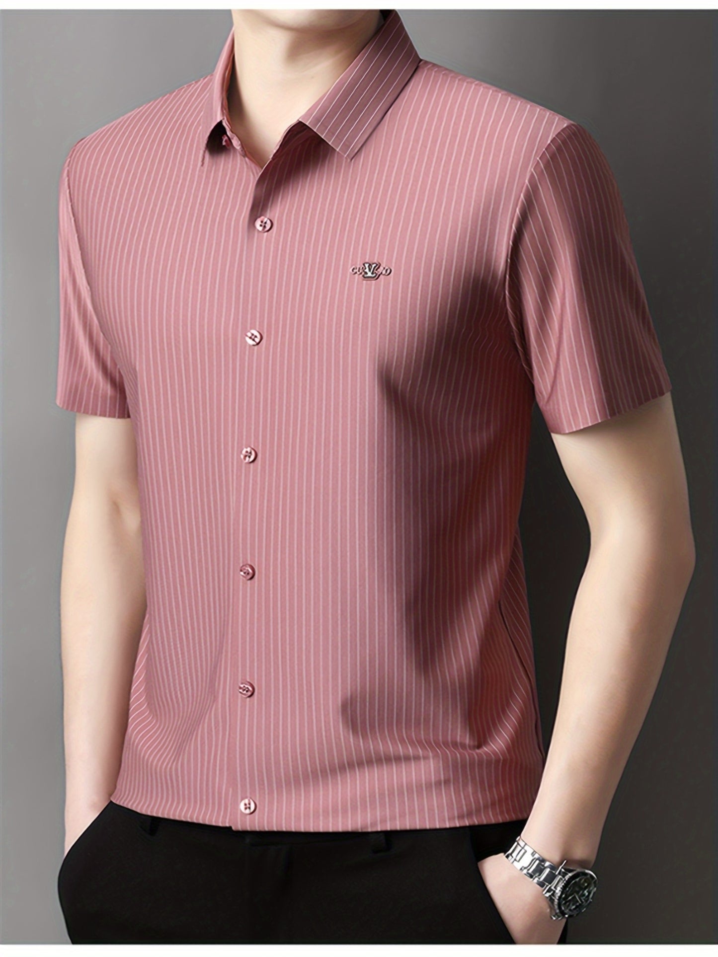 Jiskavi dusty rose vertical stripe half sleeve slim fit shirt — close up fit view on model with black trousers