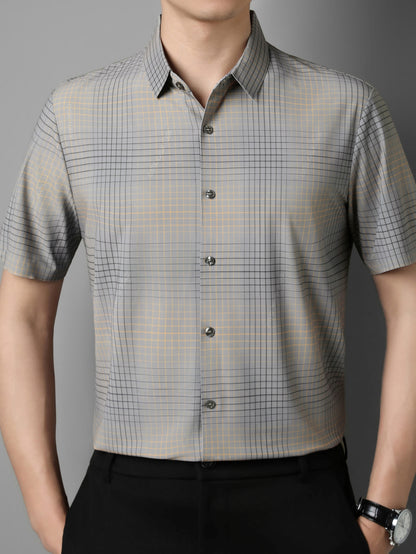 Jiskavi stone grey windowpane plaid slim fit half sleeve men's shirt — front view on model with black trousers